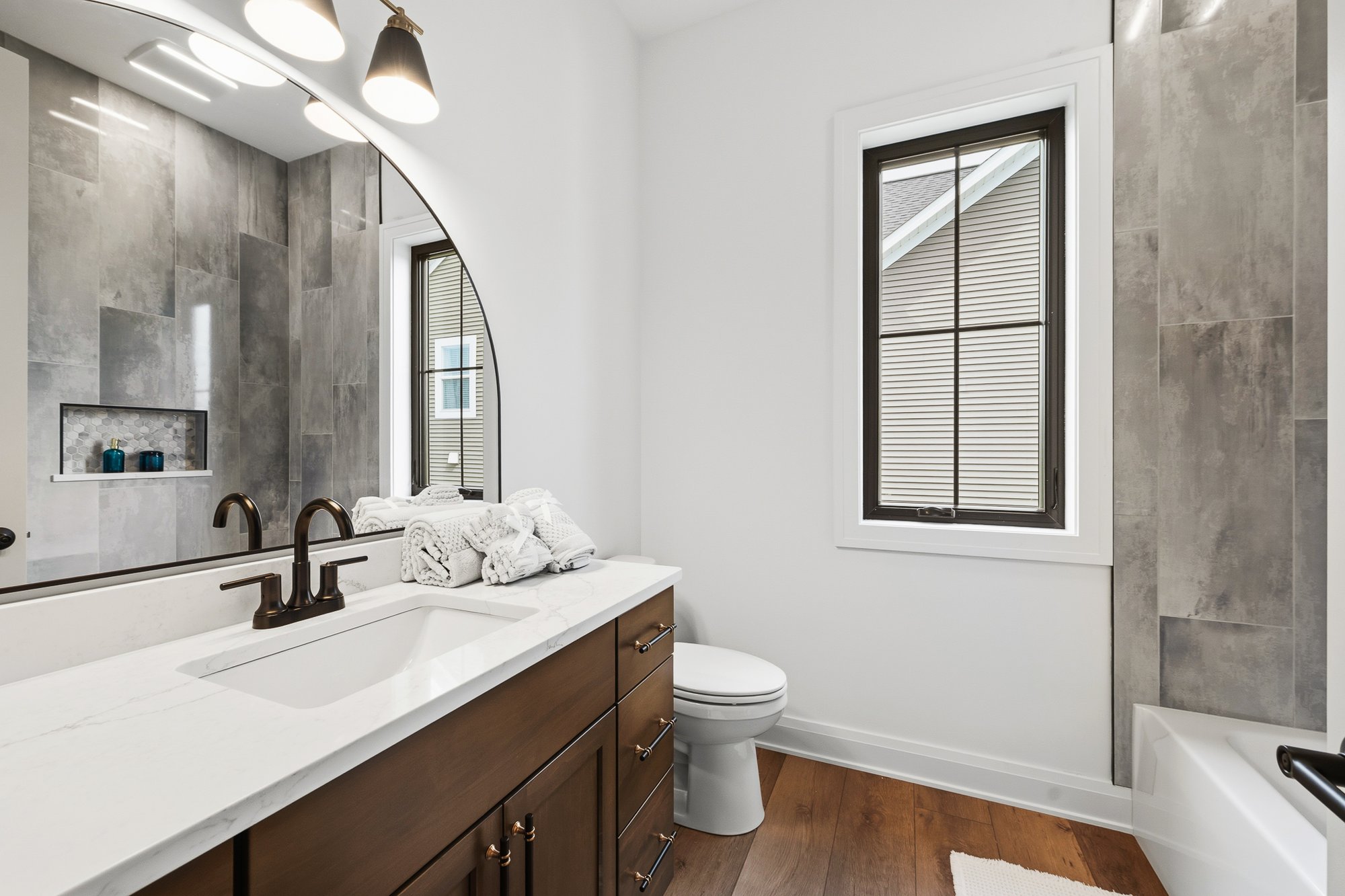 luxury guest bathroom
