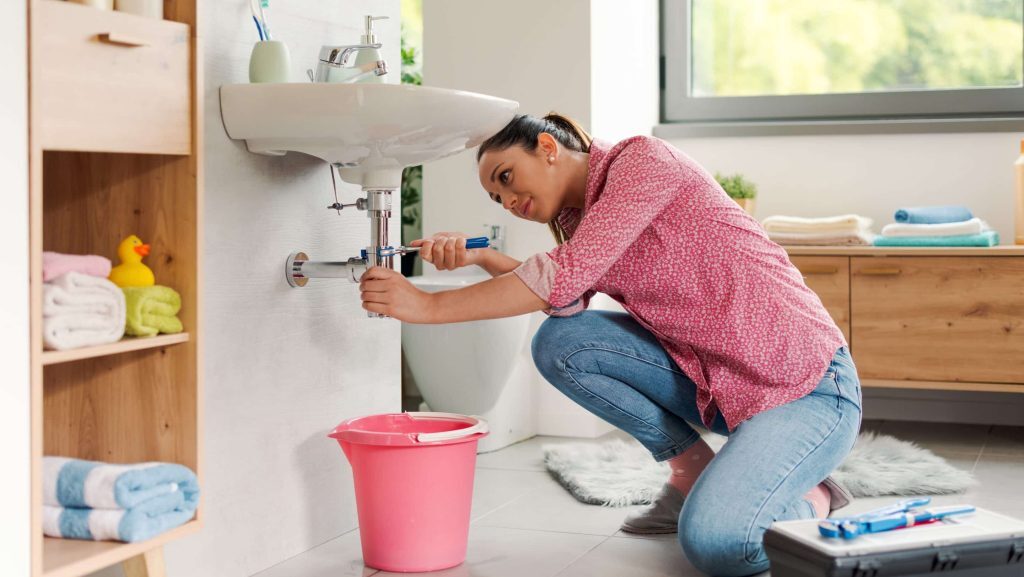 how to fix a leaky bathtub faucet
