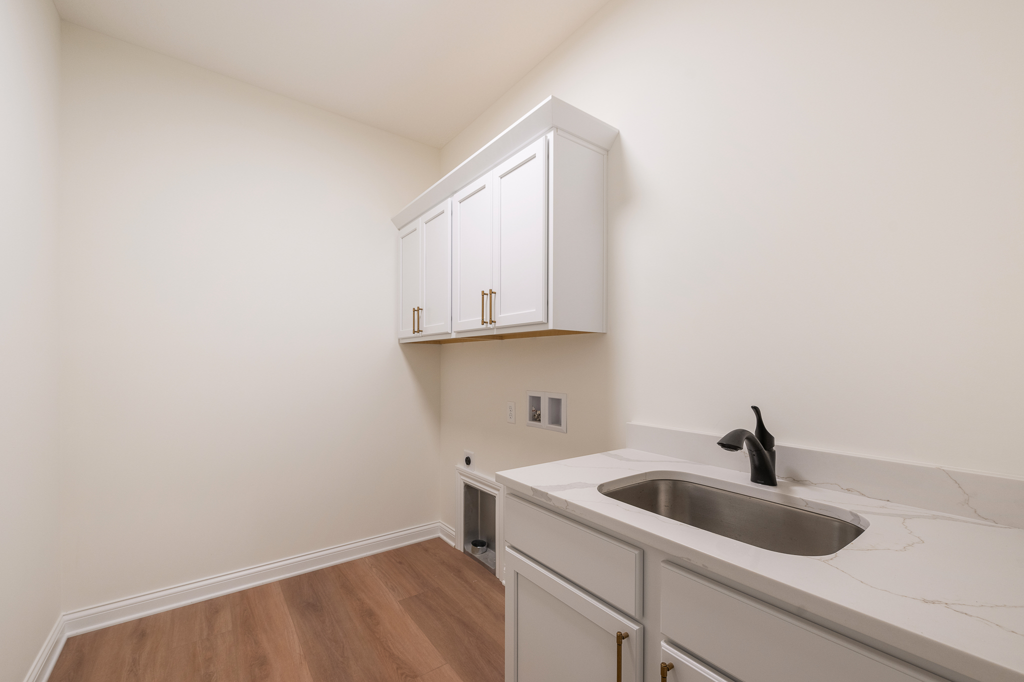 custom laundry room cabinets